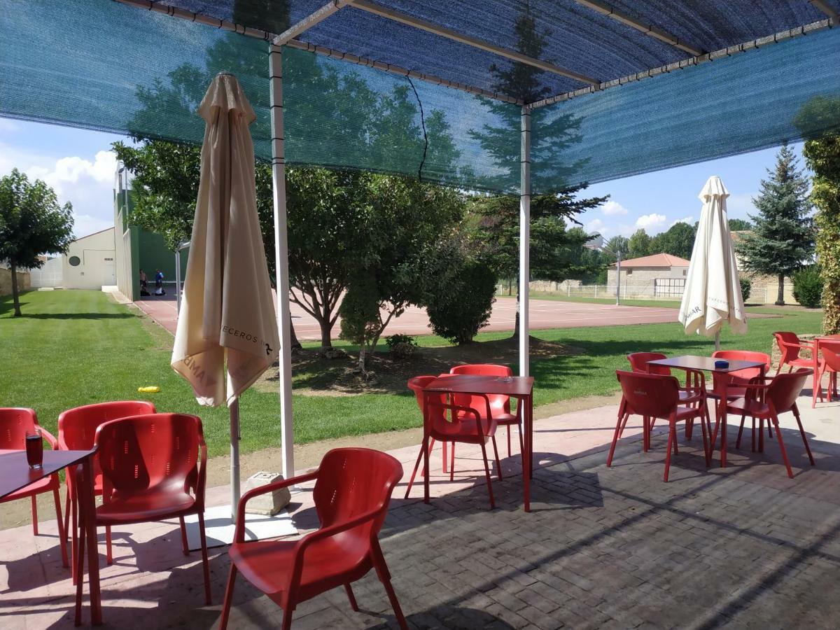 Hotel Hostal restaurante la concordia Fuentes Claras Exterior foto